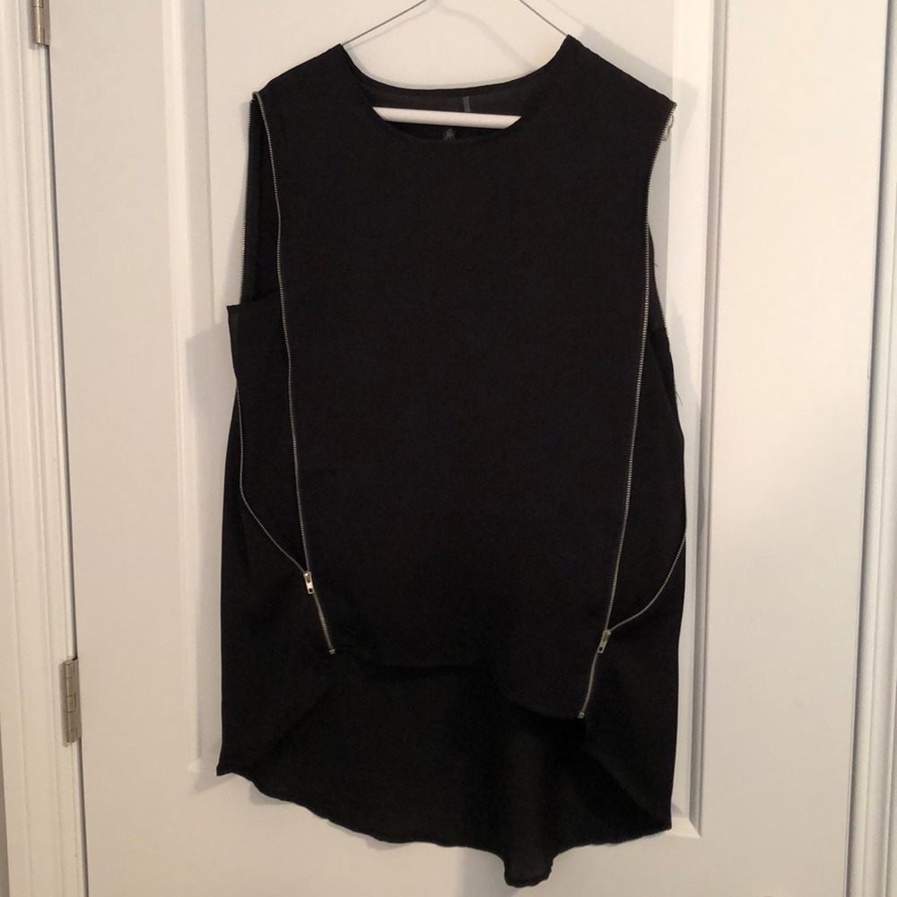 Elon zippered top